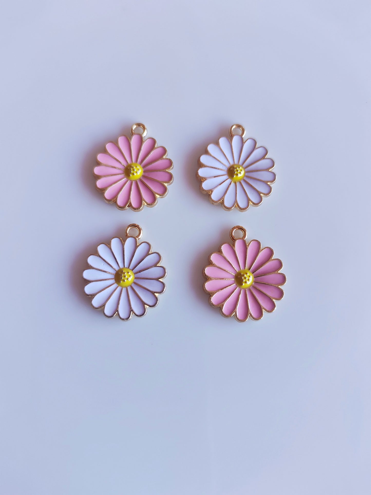 Daisy Enamel Charm - 1 Piece