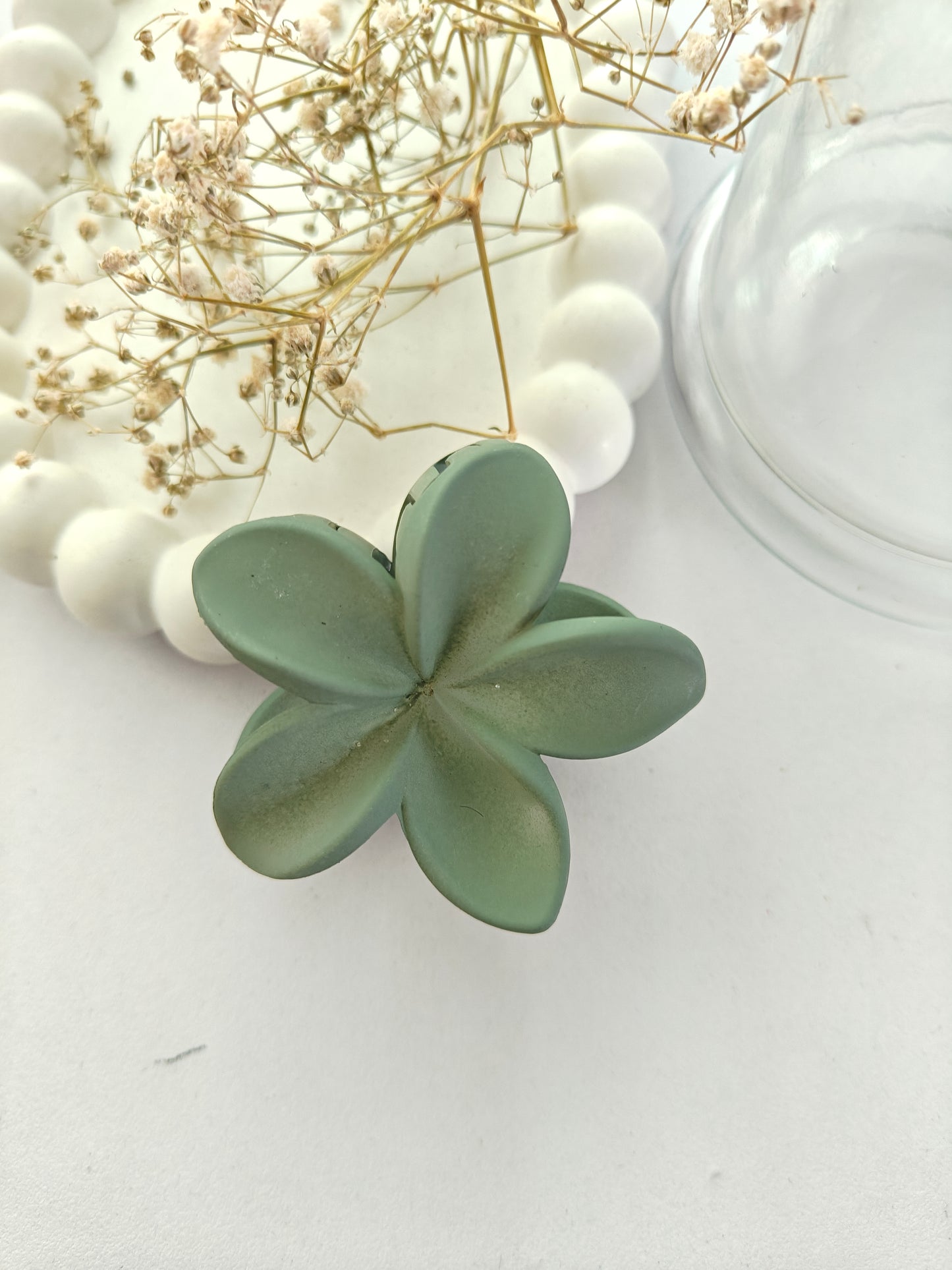 Matte Daisy Claw - Mid Size