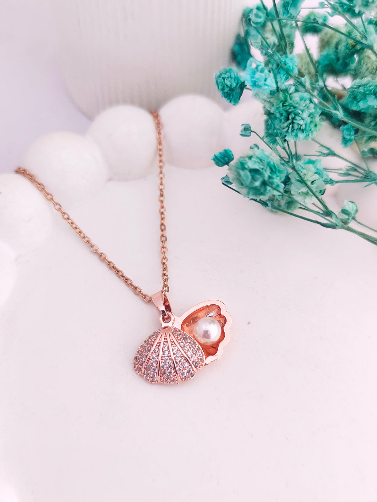 Shell RG Necklace