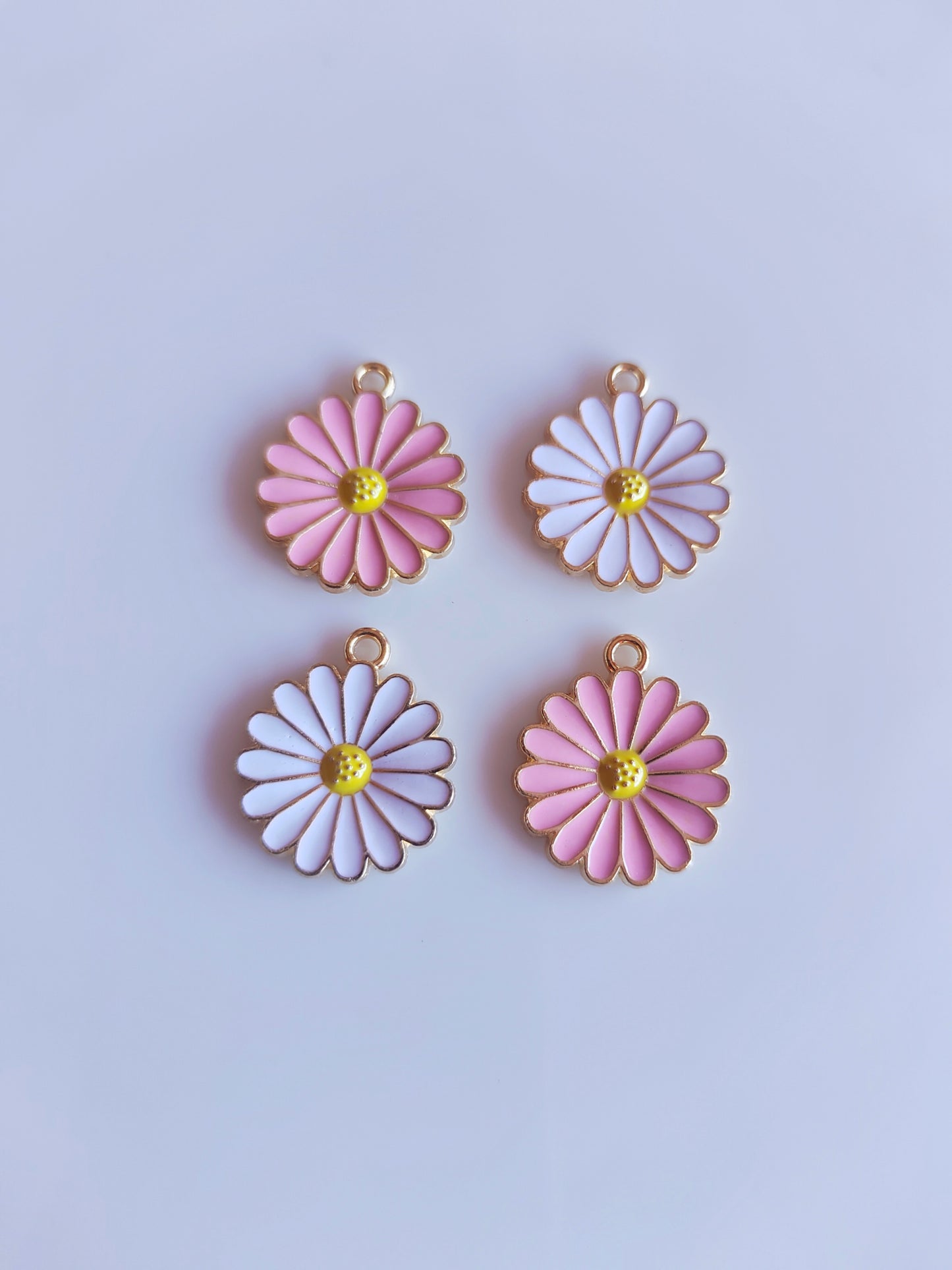 Daisy Enamel Charm - 1 Piece
